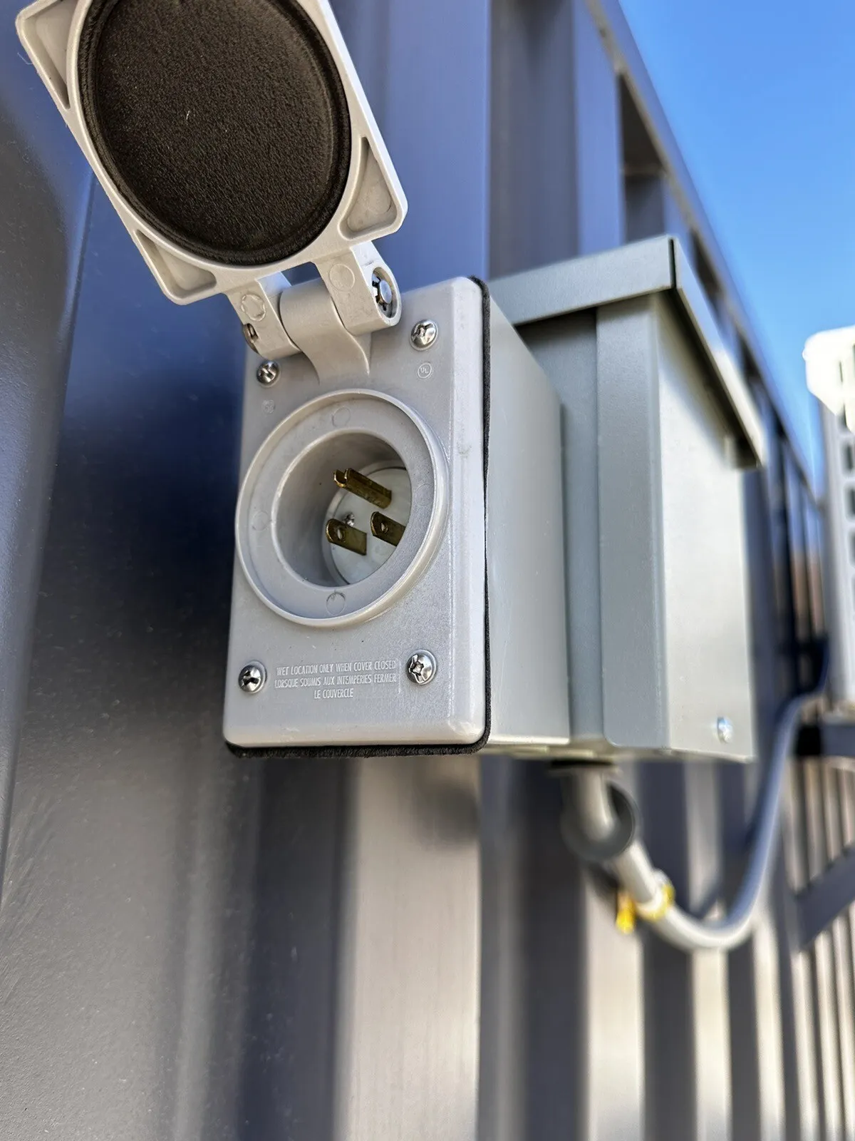 20 ft 20’ slate gray shiplap 120v shipping container office minisplit